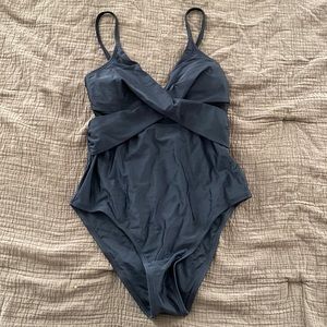 Nwt cupshe one piece swimsuit size small